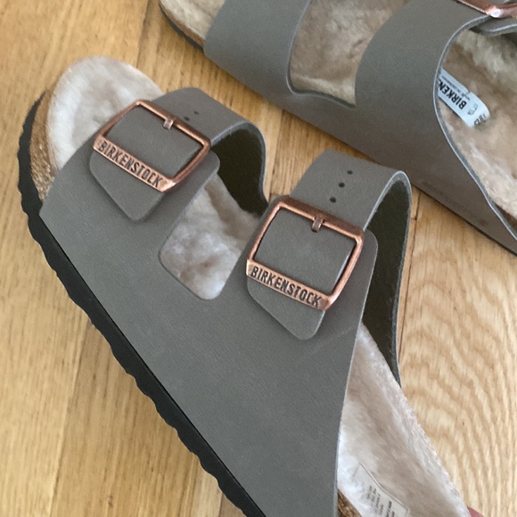 Birkenstock Arizona Genuine Shearling Slide Men Sandals. - Picture 1 of 8